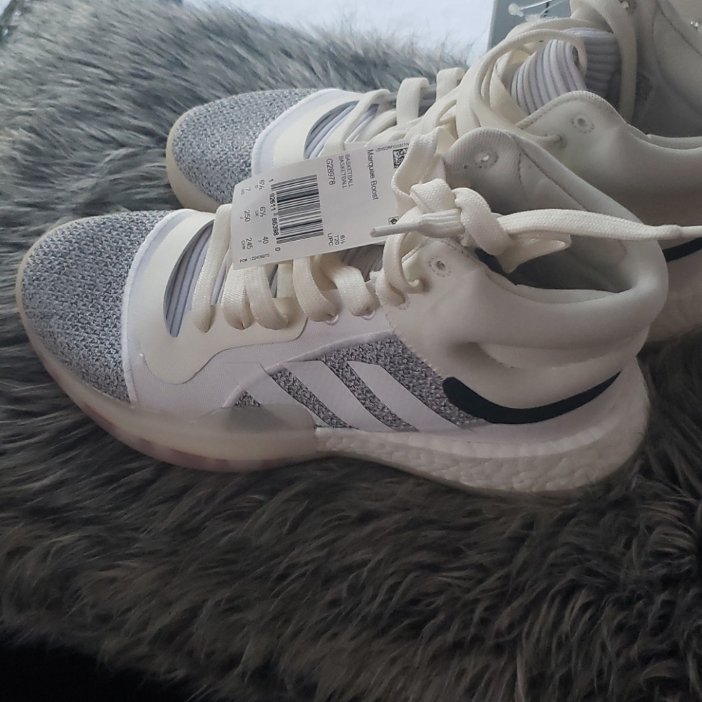 Adidas Marquee Boost 'Footwear White'
Basketball - Picture 9 of 9